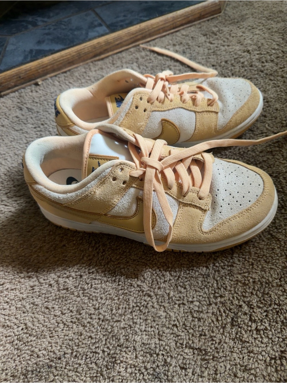Nike Women's Low-Top Sneakers in Light Tan and Cream with Peach Laces